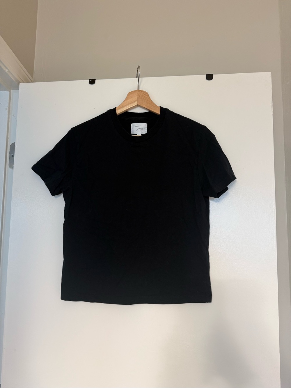 Grey/Ven 100% Organic Cotton Cropped Boxy Tee in Black